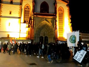 Demonstration in Würzburg. Banner: Don`t Do Dirty Deals